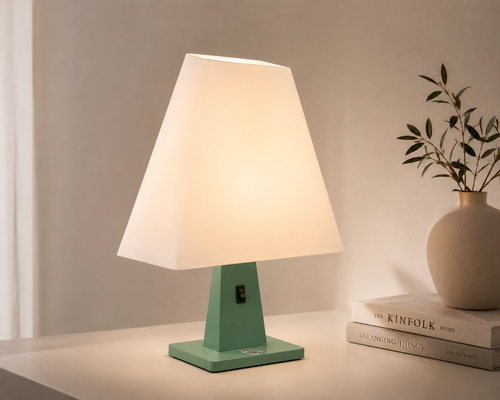 Atria — Luminária de Mesa Minimalista
